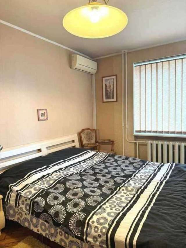 1832811858301248