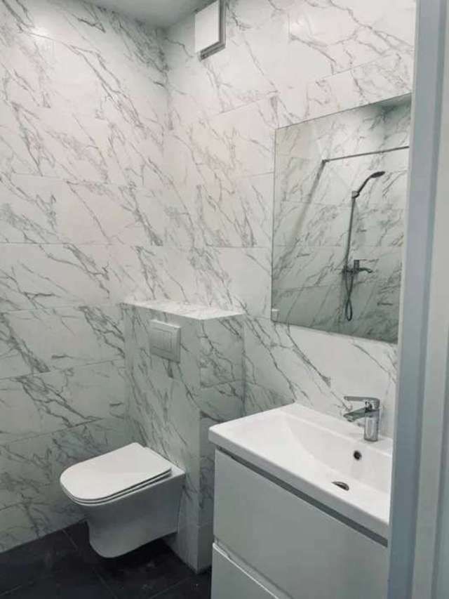 1832198675471249