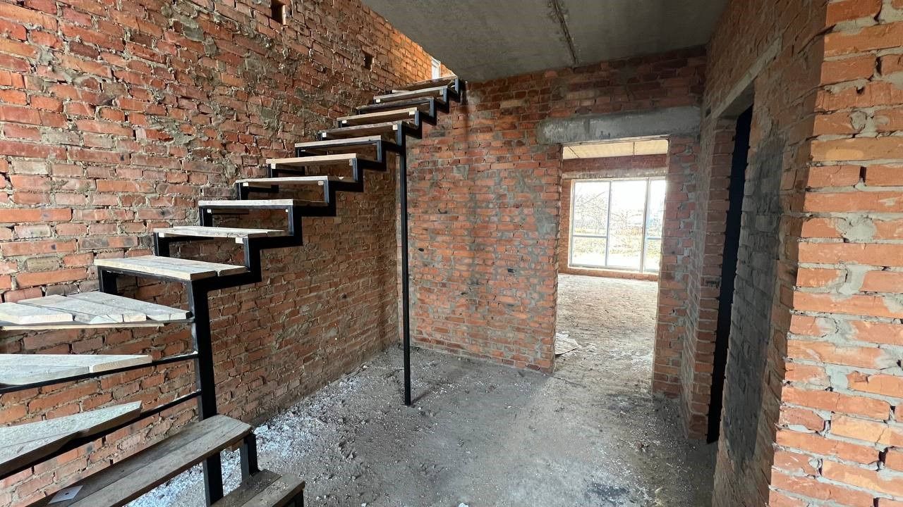 1827110088103025