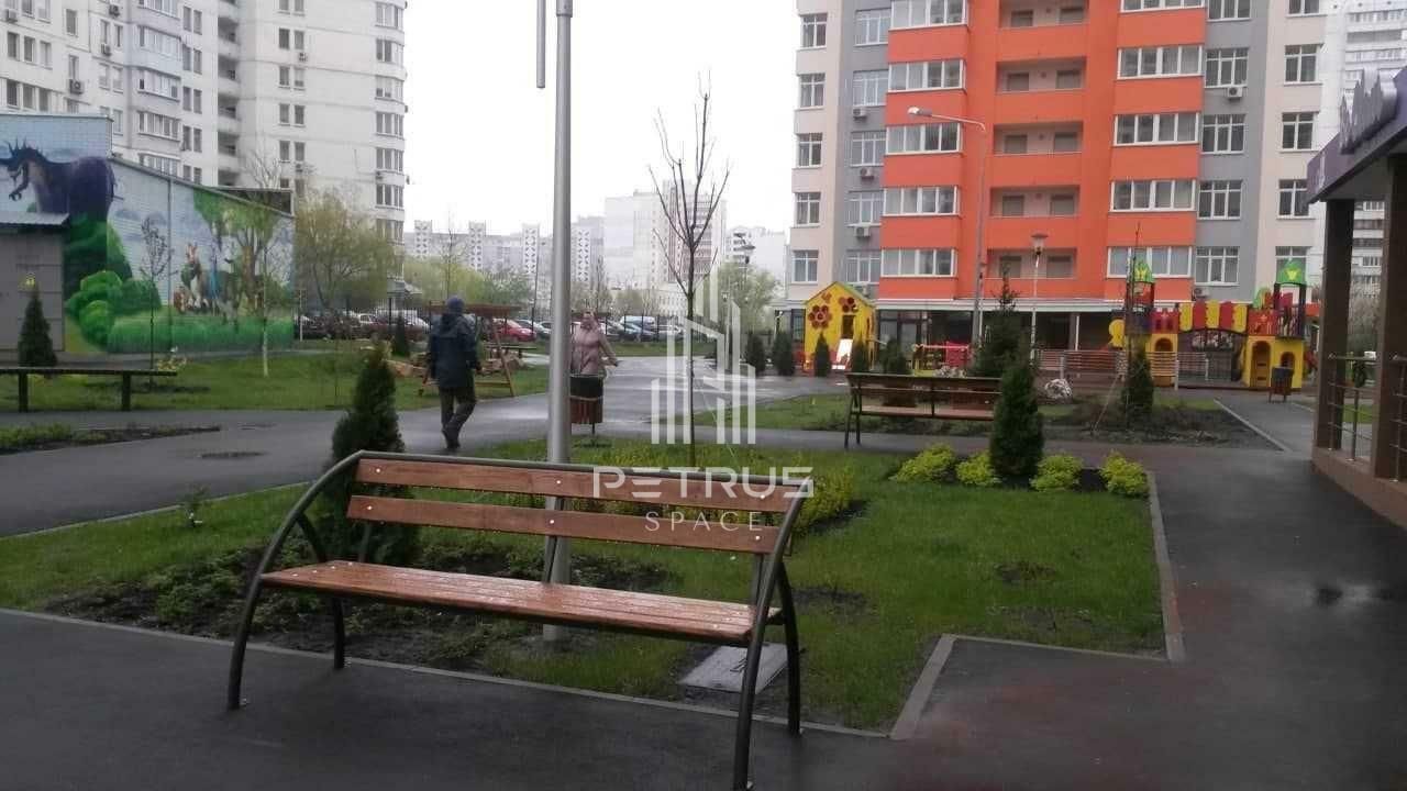 1831748740085025