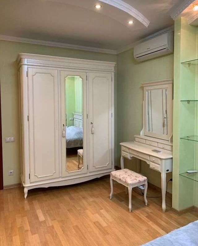 1835886595676025
