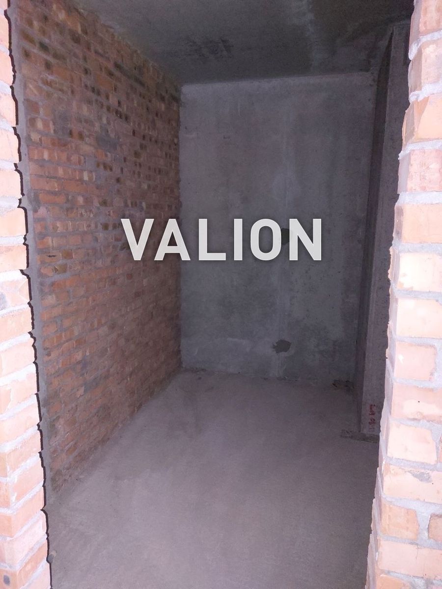 1833986201501250