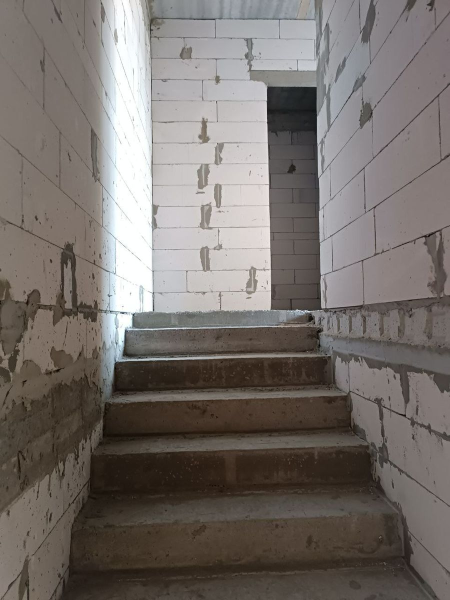 1835432256452252