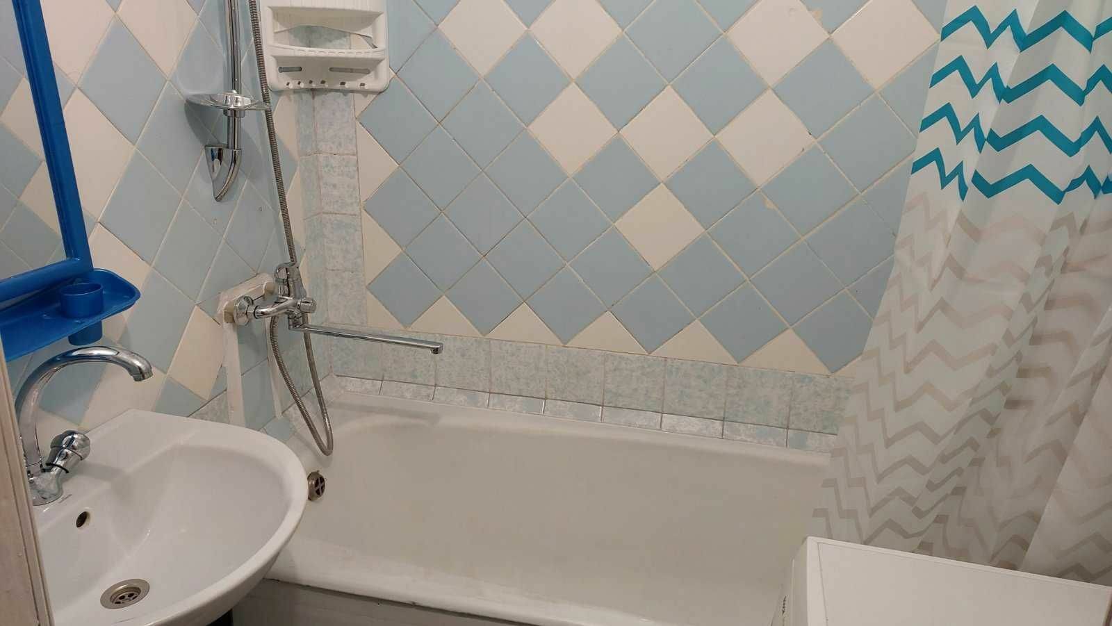 1837615563044252