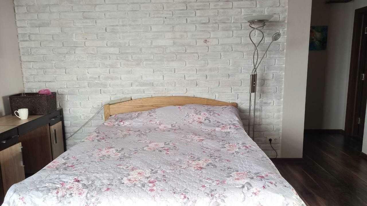 1832273802051253