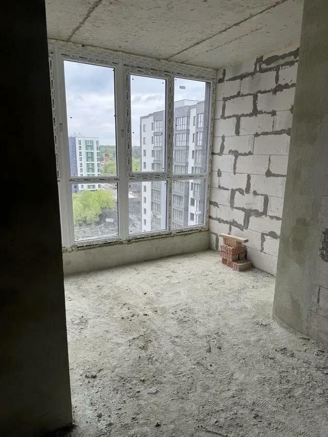 1817413835840255