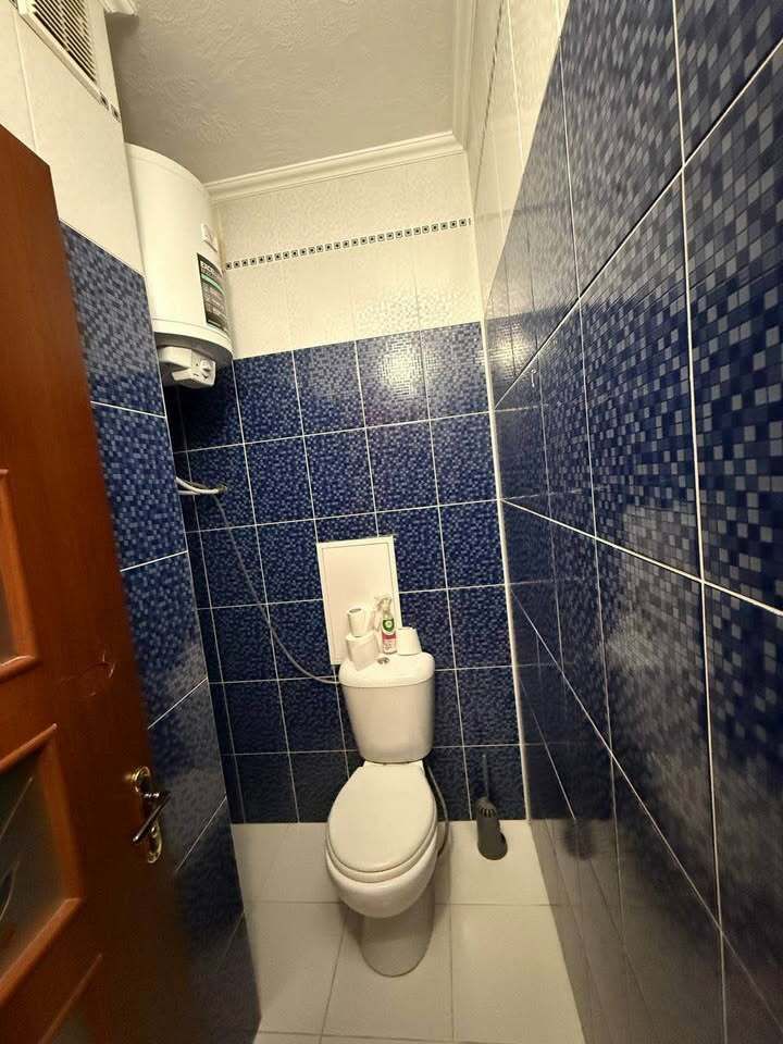 1833281370508256