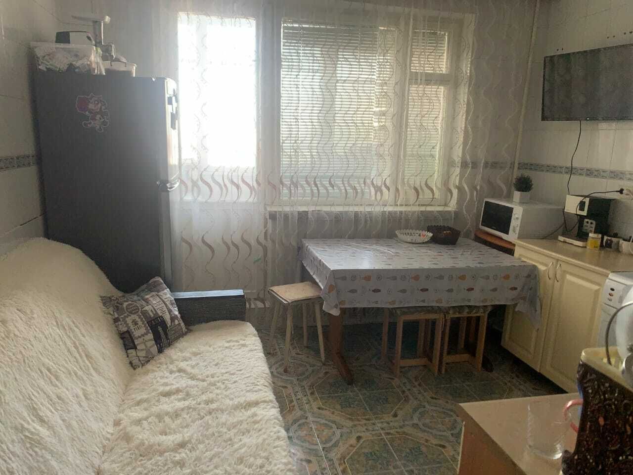 1837893267760256