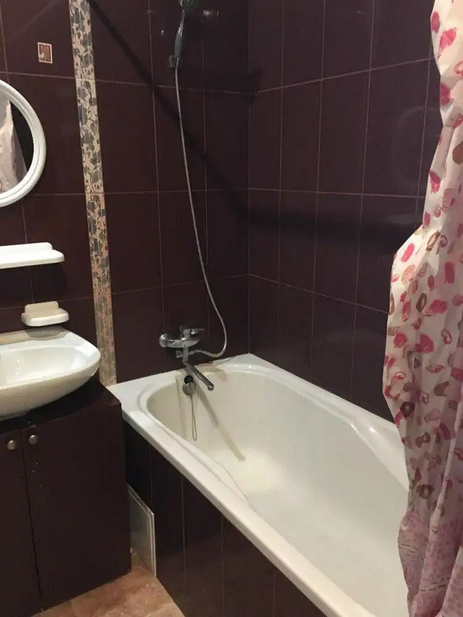 1835171652761257