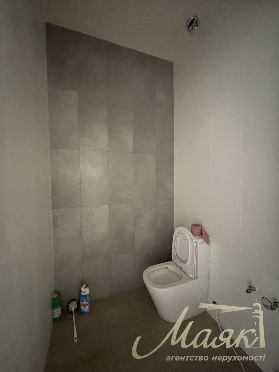 1838895347218258