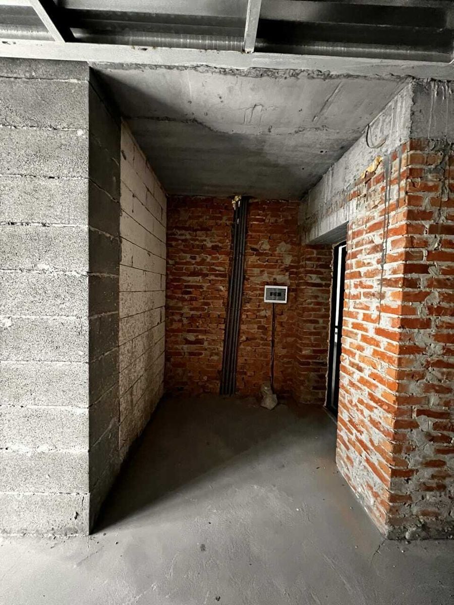 1835174157976260