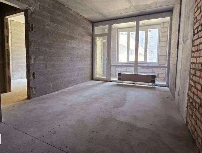 1833904383596262
