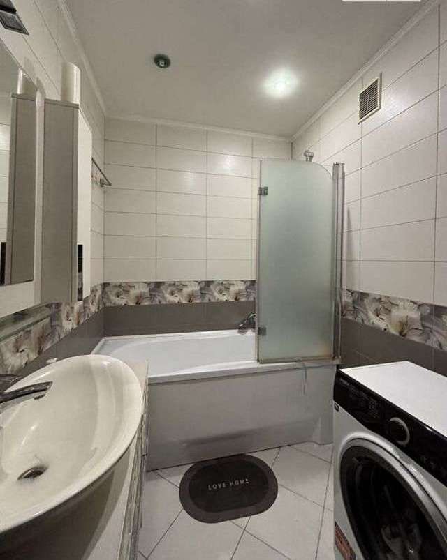 1835663112440263