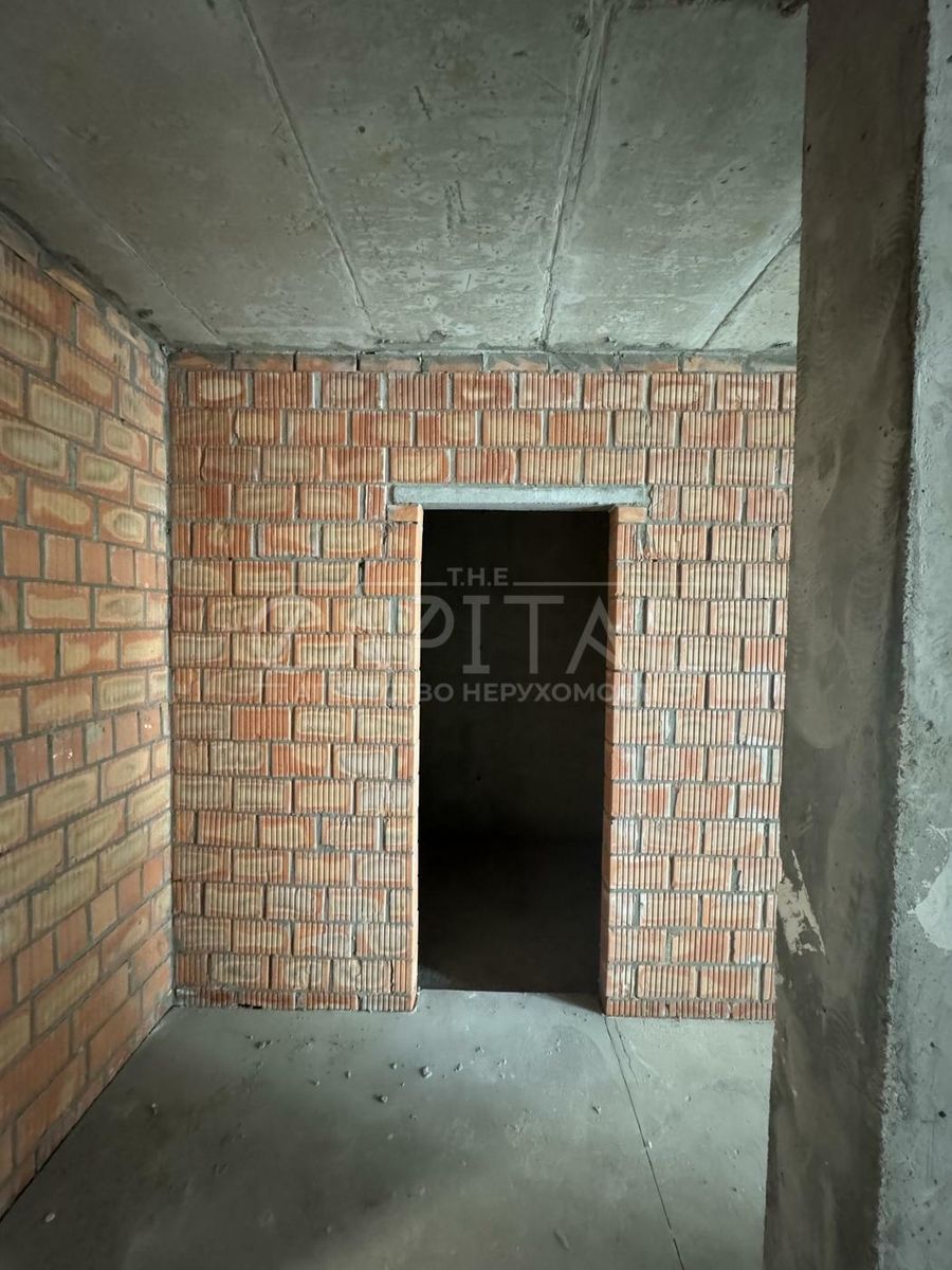 1837801725375263