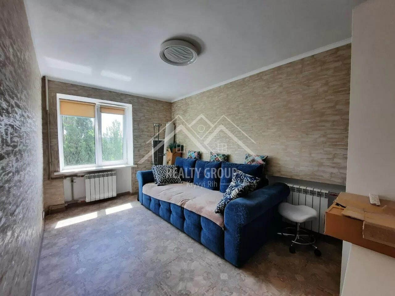 1832639090475265