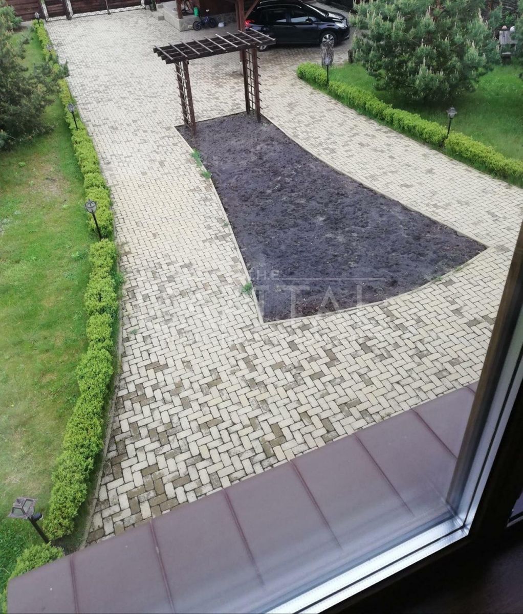 1834798024310265