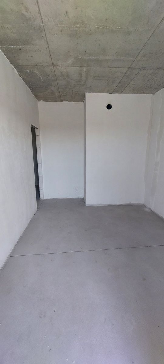 1832648062752267
