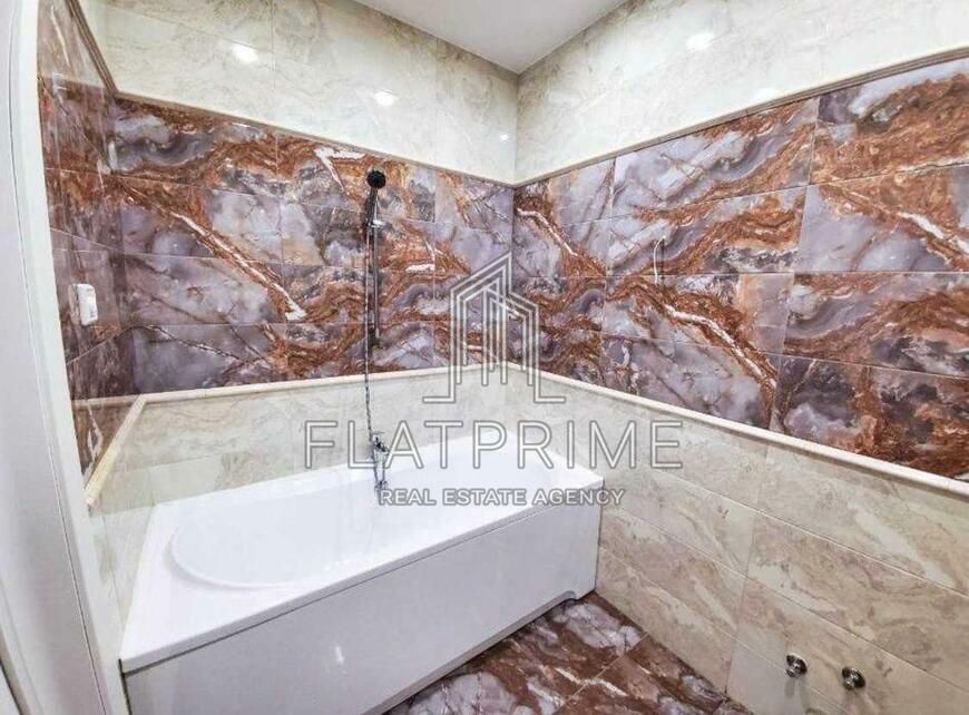1835075619074267