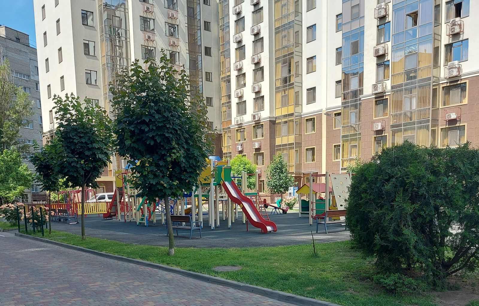 1835259434162269