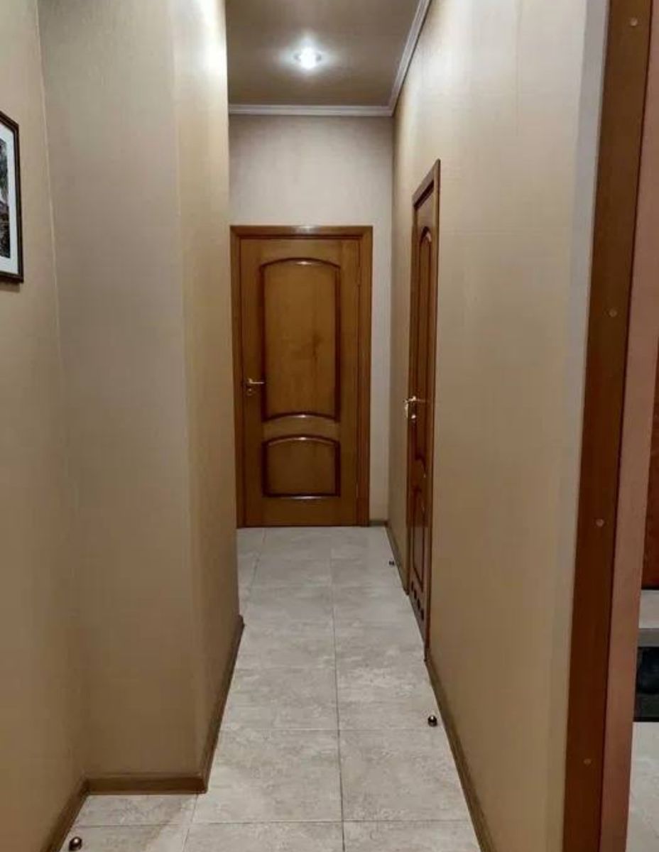 1832531758151027
