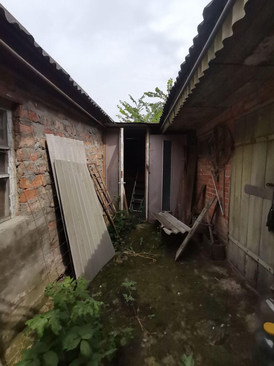 1835001657701027