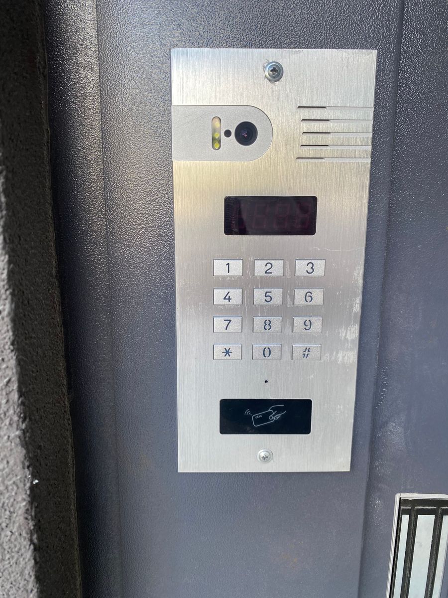 1831321623396270