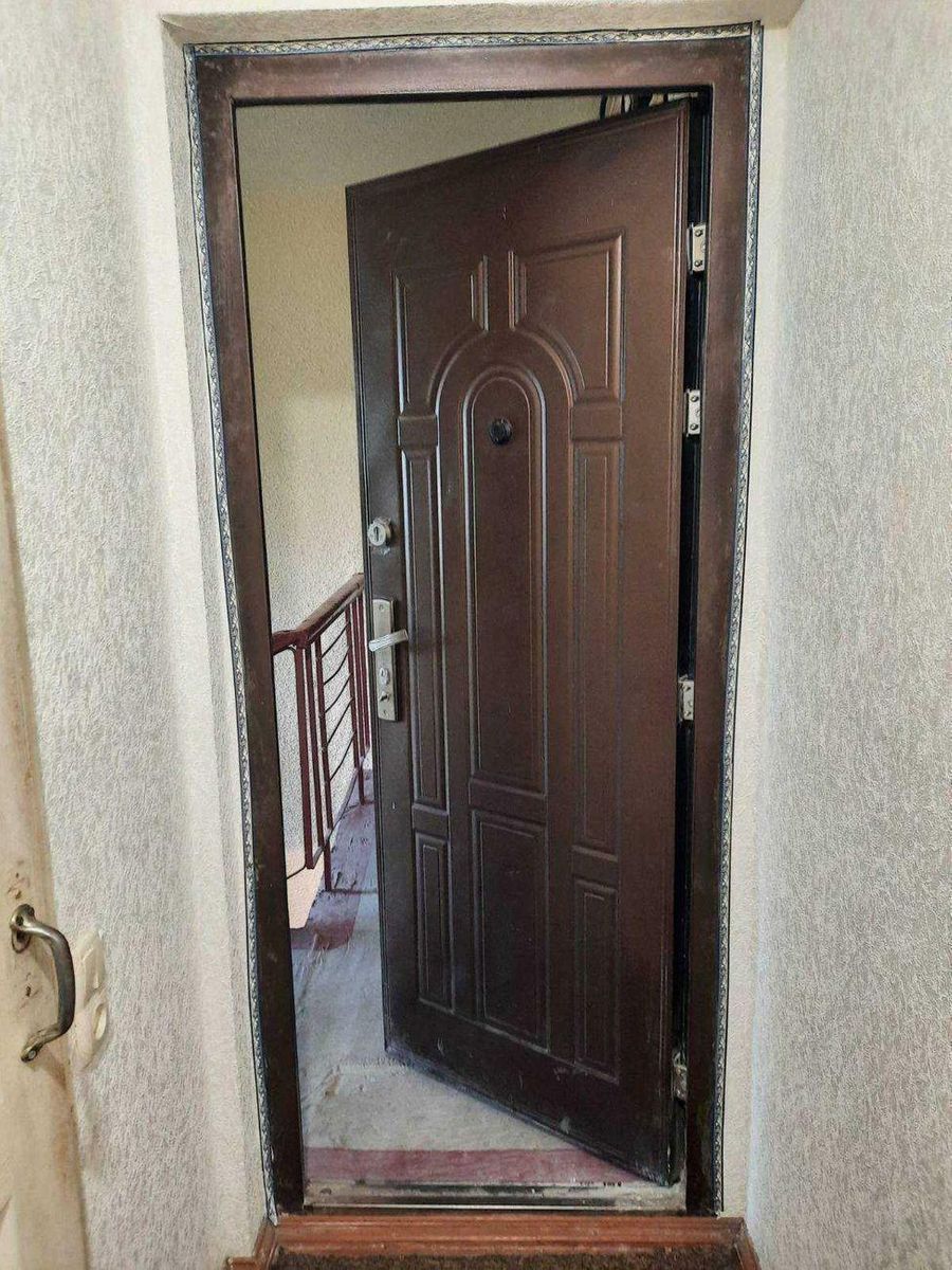 1831543713097270