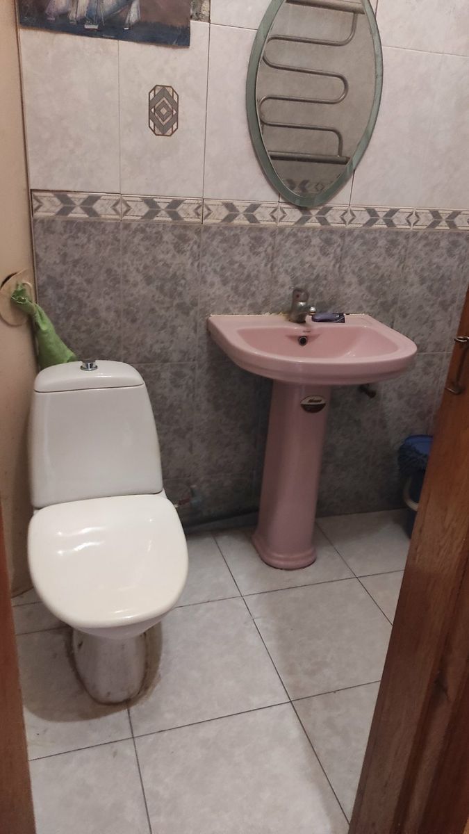 1831584181765270