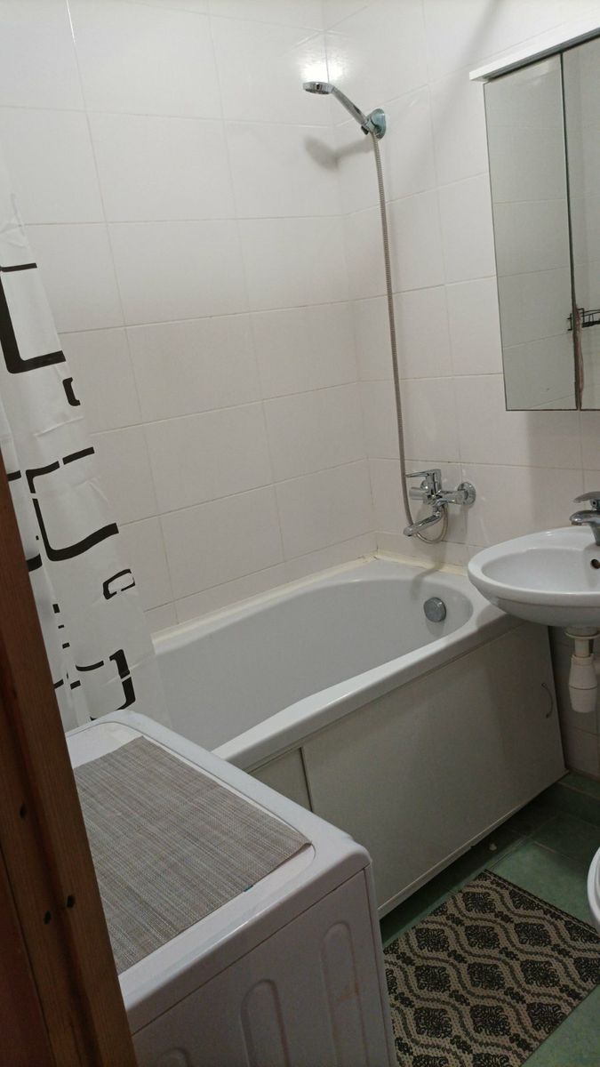 1834547524773271