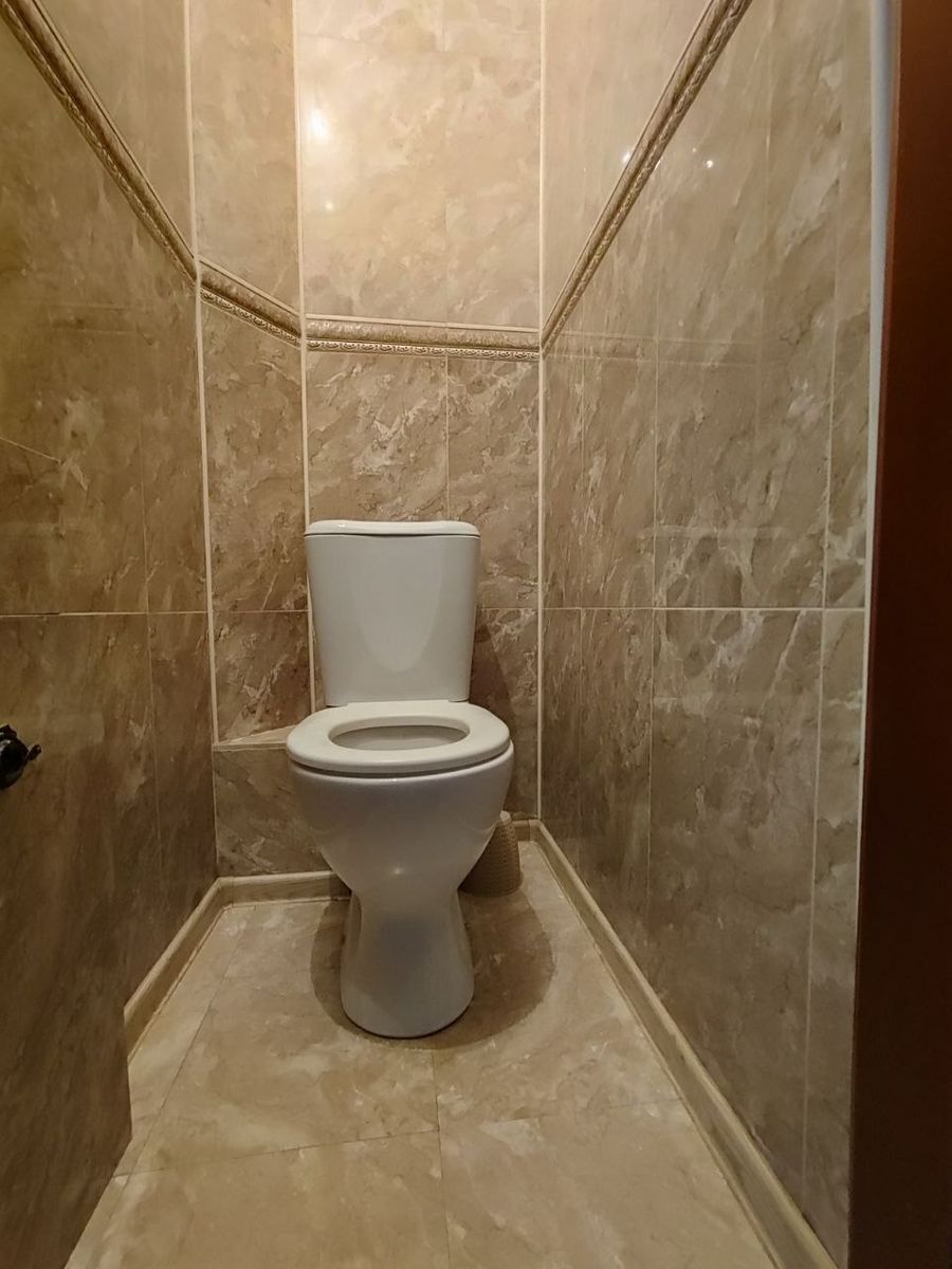1835171548015271