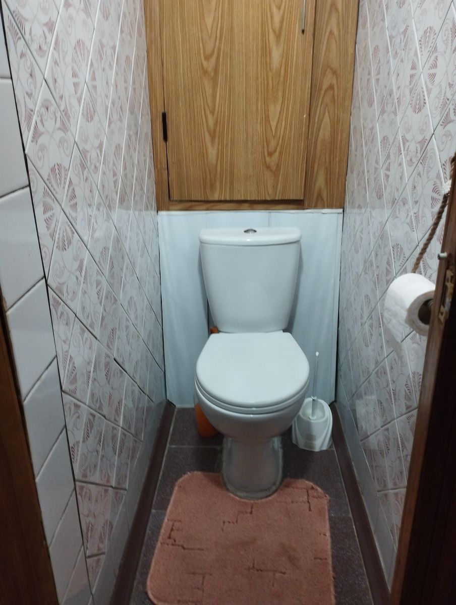1836880843850272