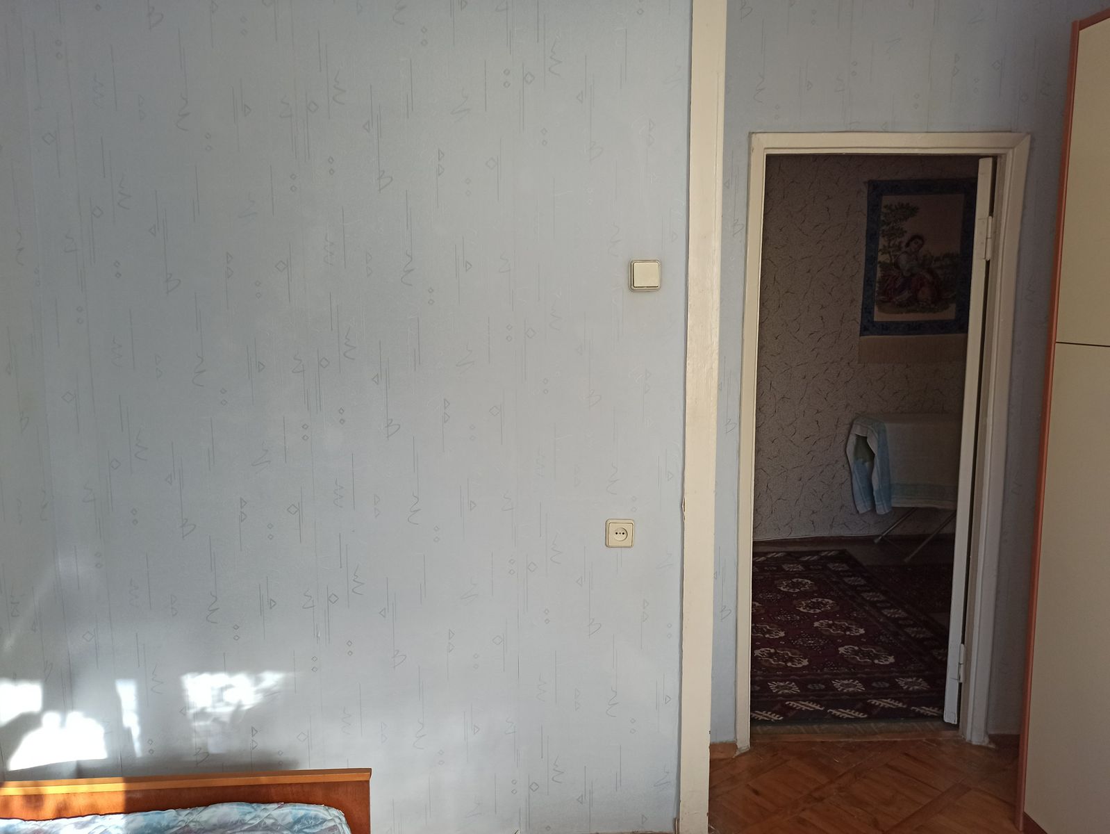 1837598530379272