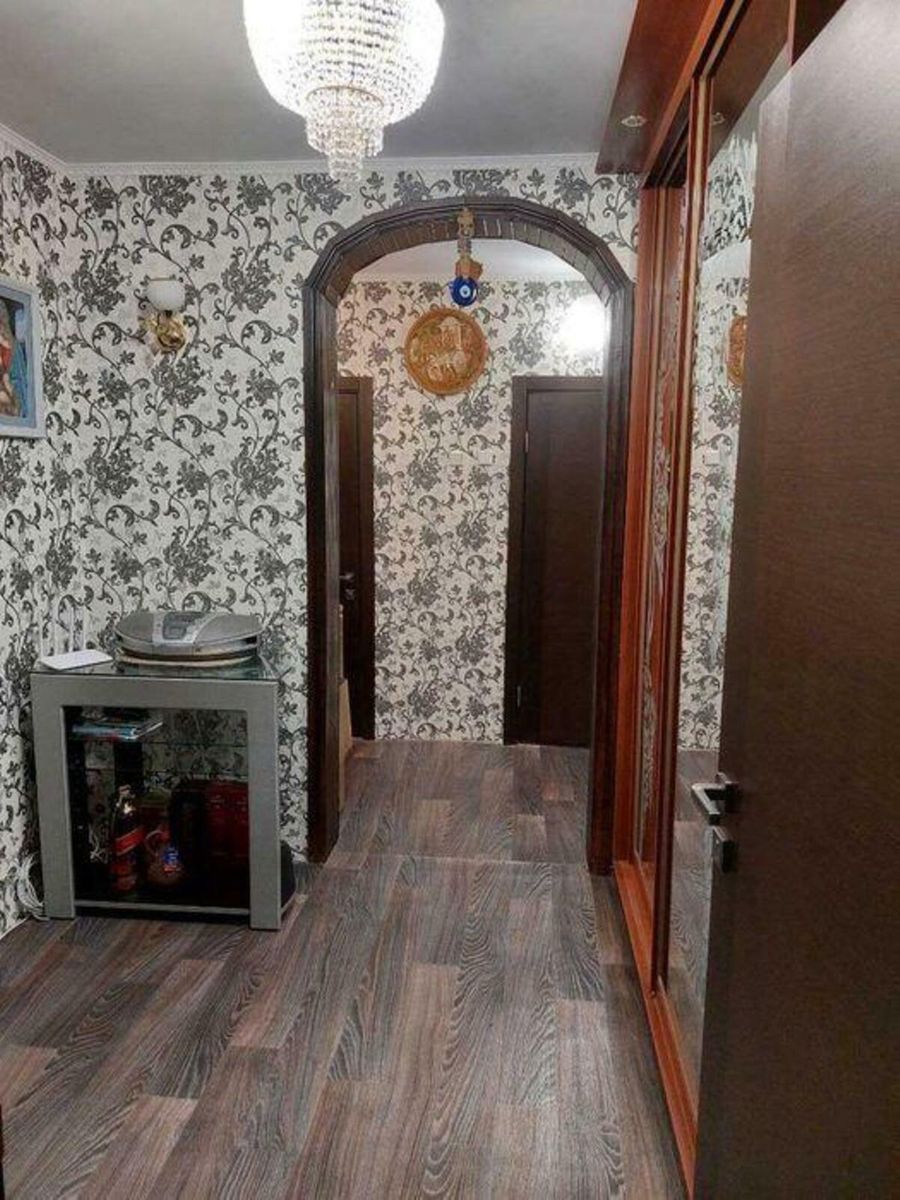 1837879062376272