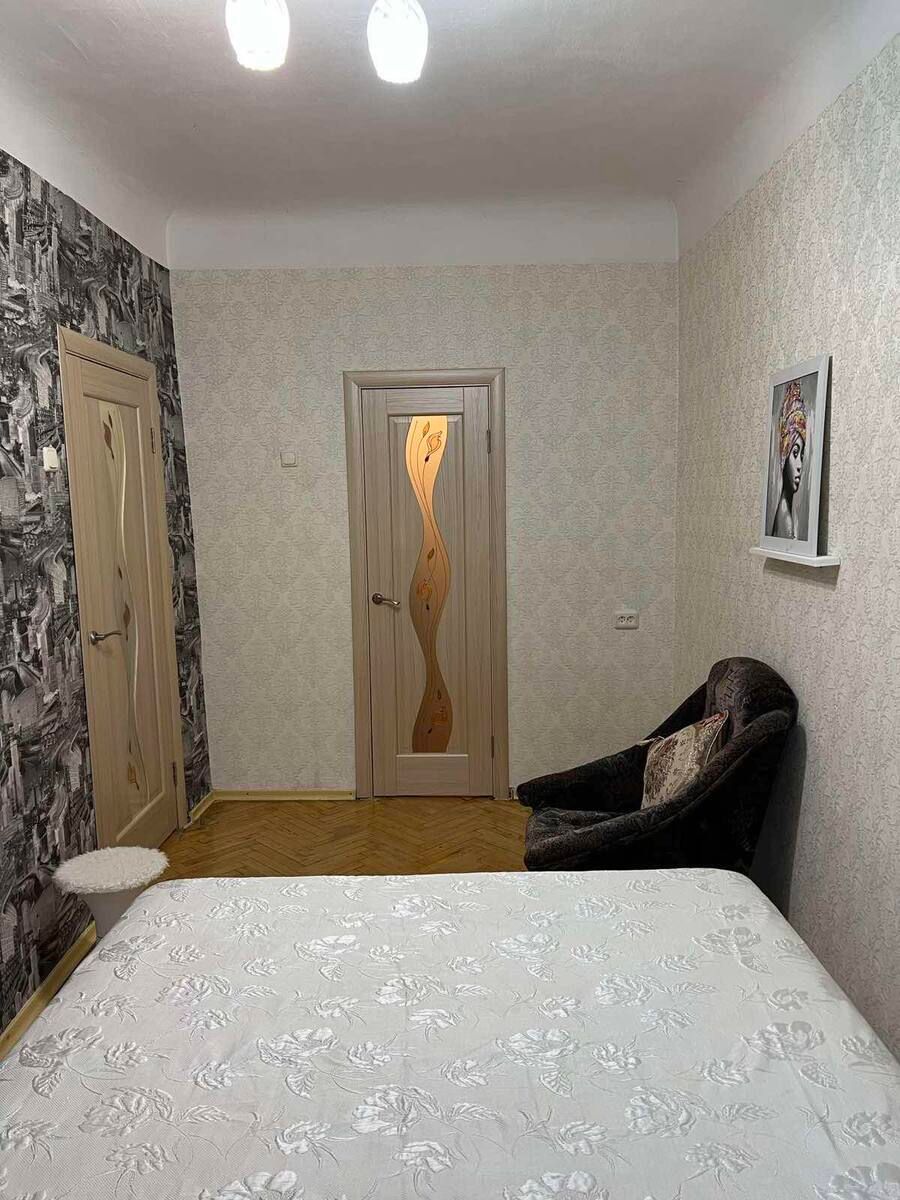 1841057530142272