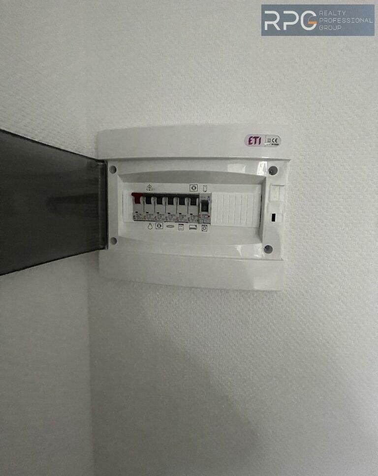 1831822581689275