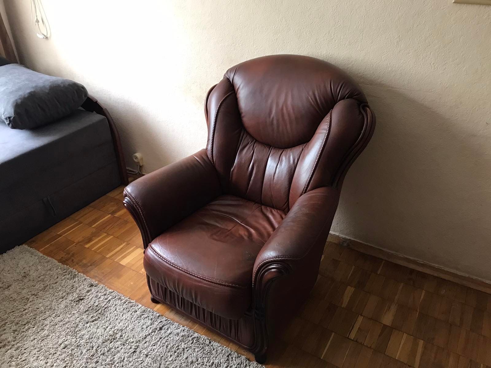1832453390872275