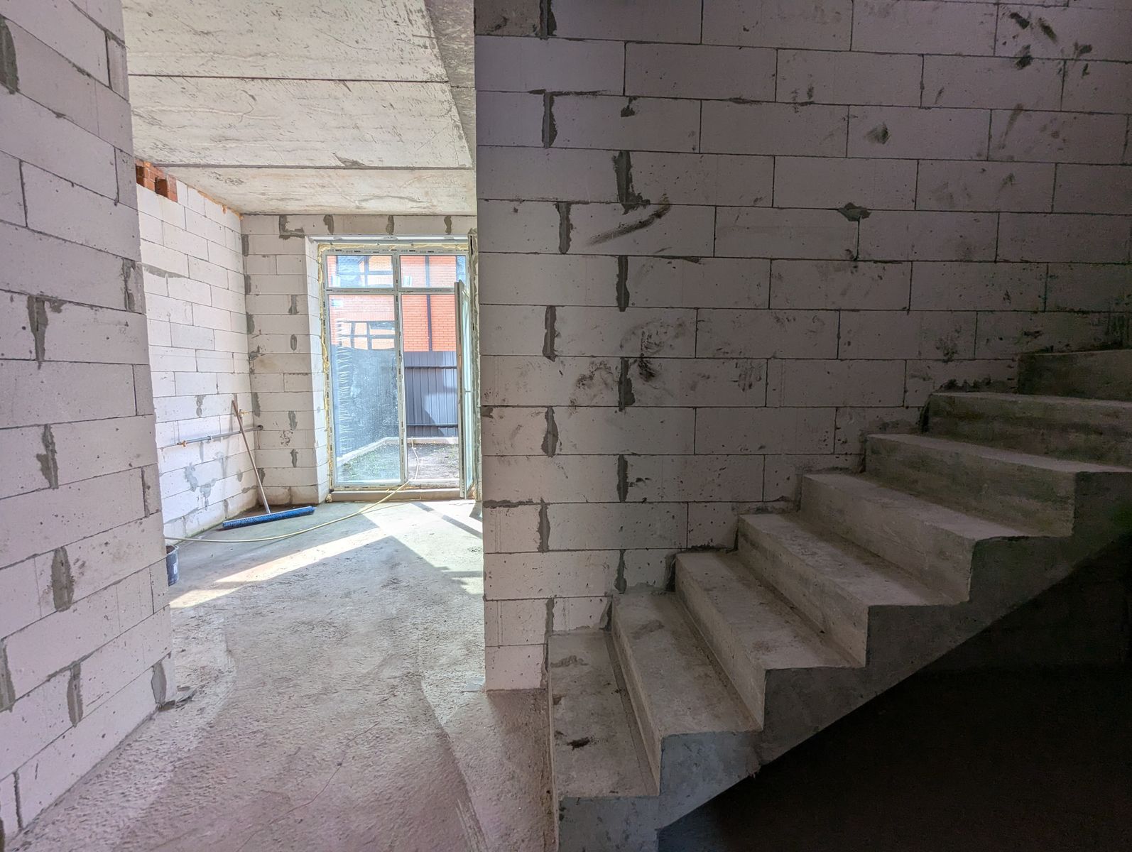 1836281150962275