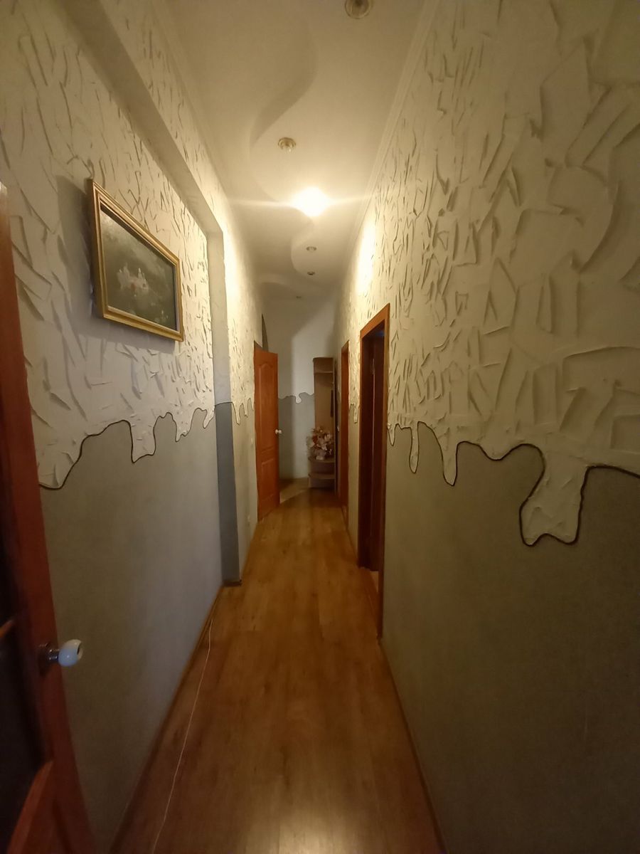 1838122384388279