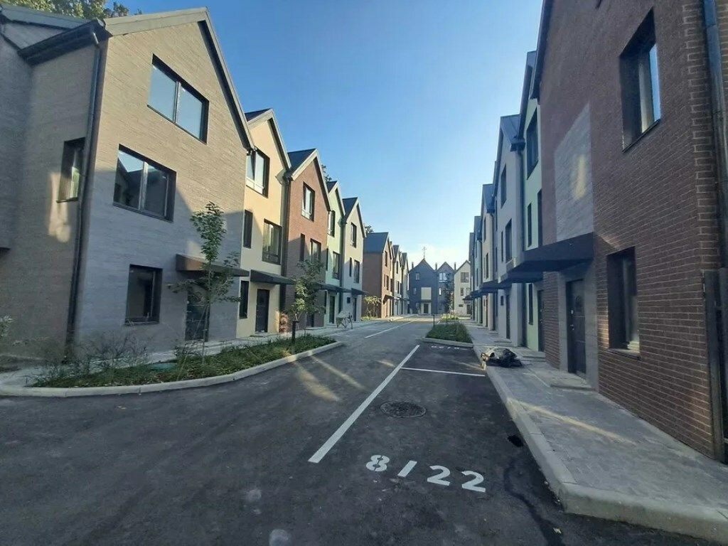 1838874431551279