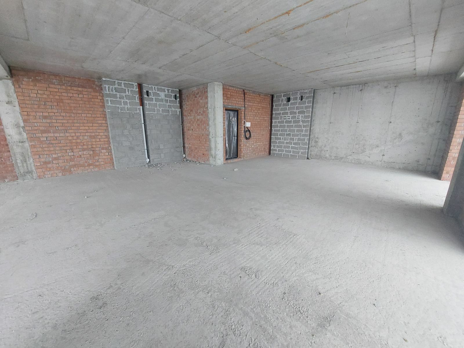 1818875546131028