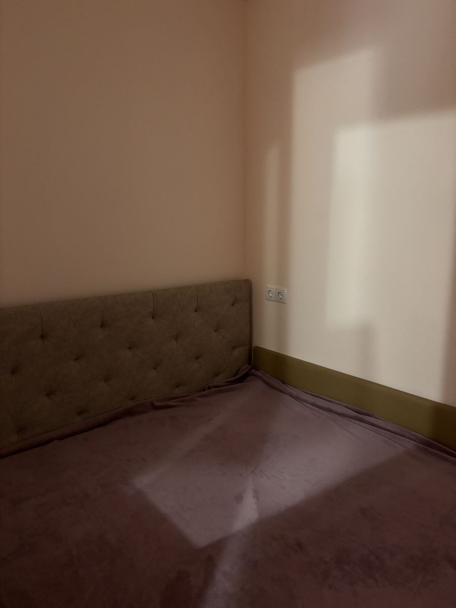 1837079565631028