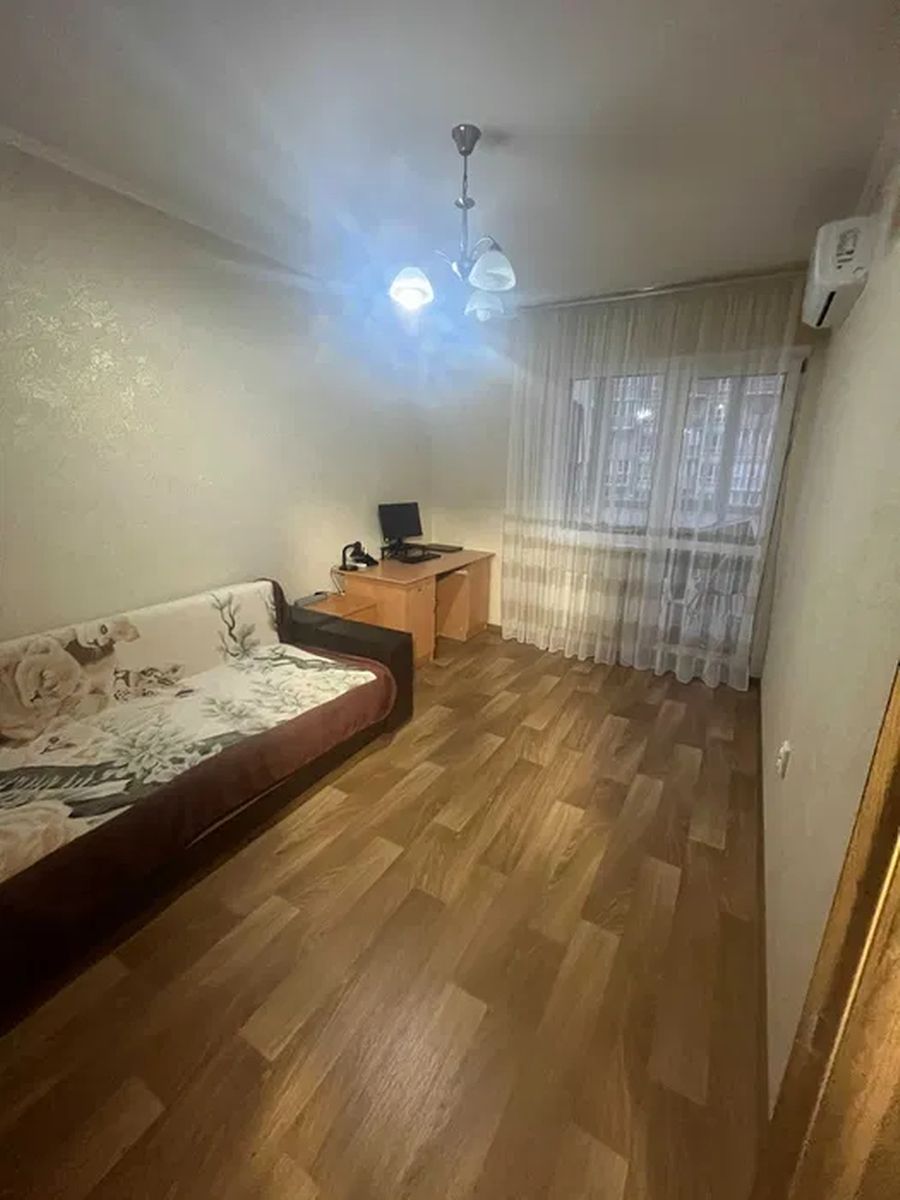1832541773774280