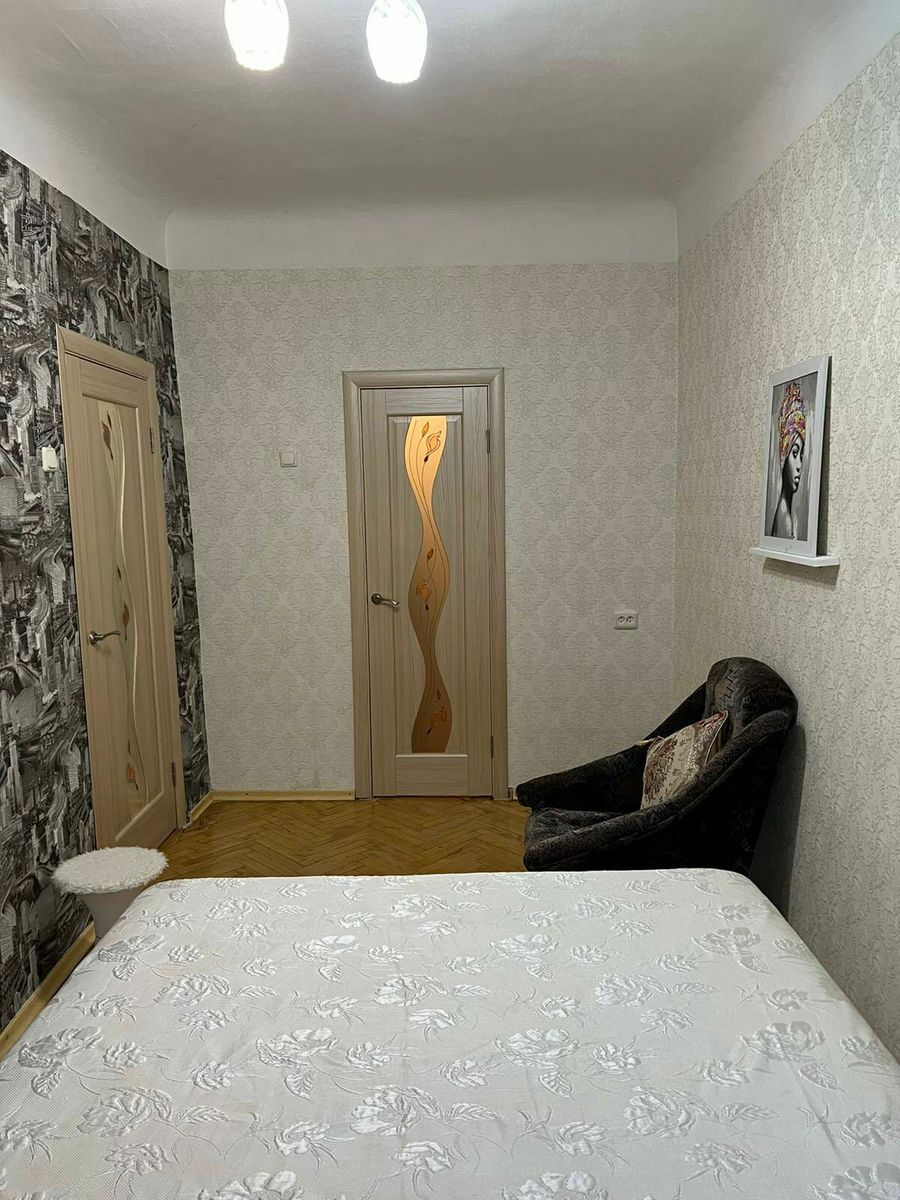 1833002263025280