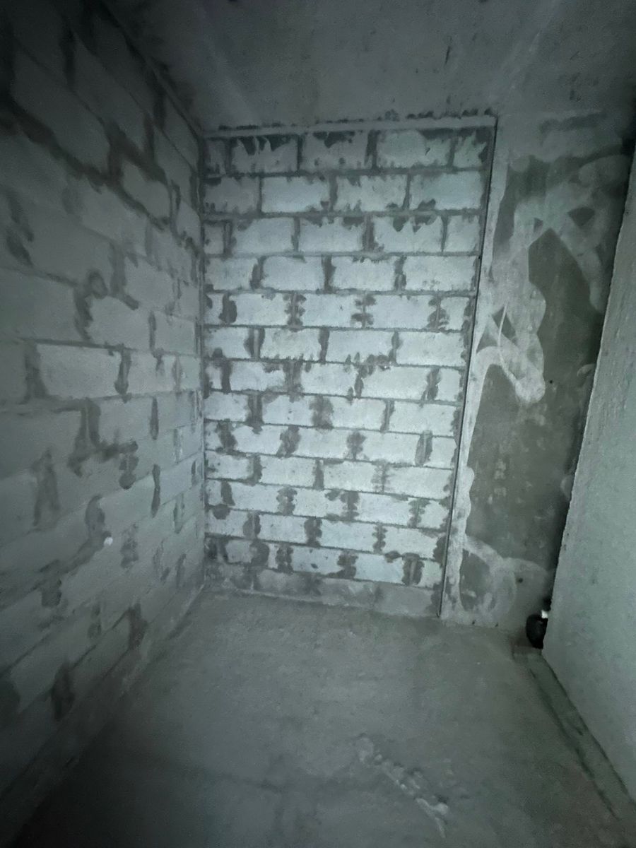 1833173074168280