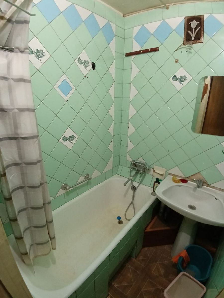 1832090436064283