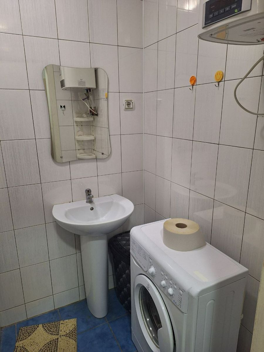 1835172660741283