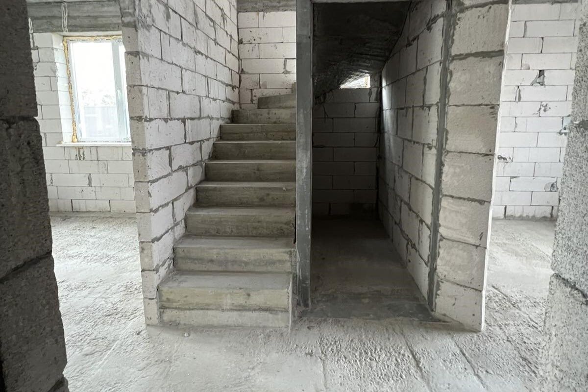 1839785456357283