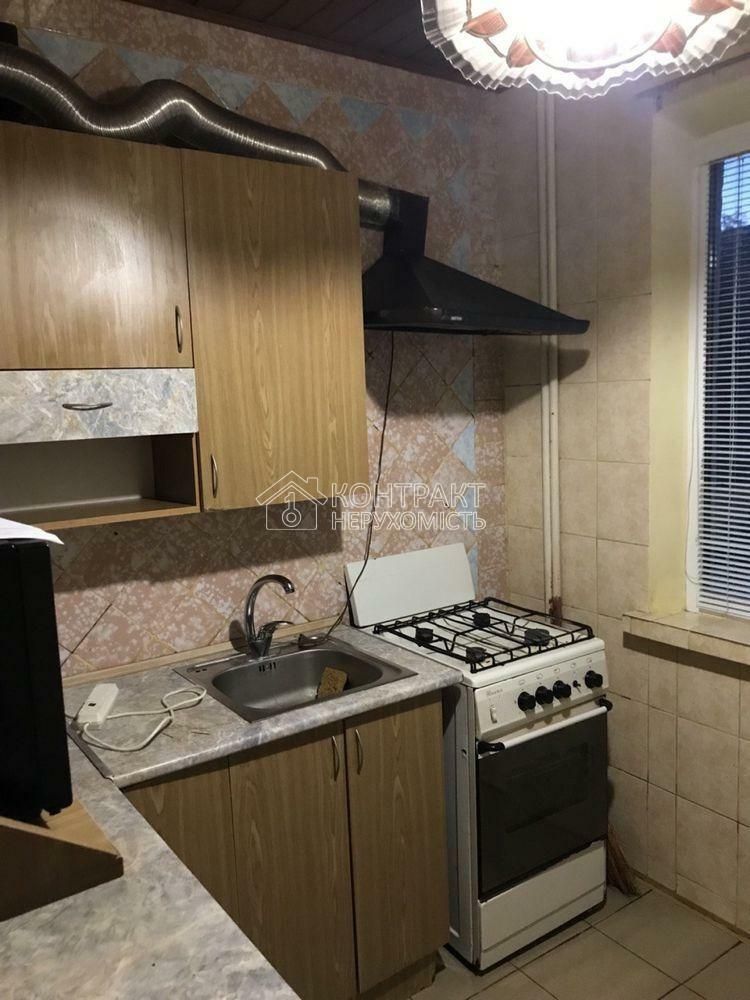 1833999852070285