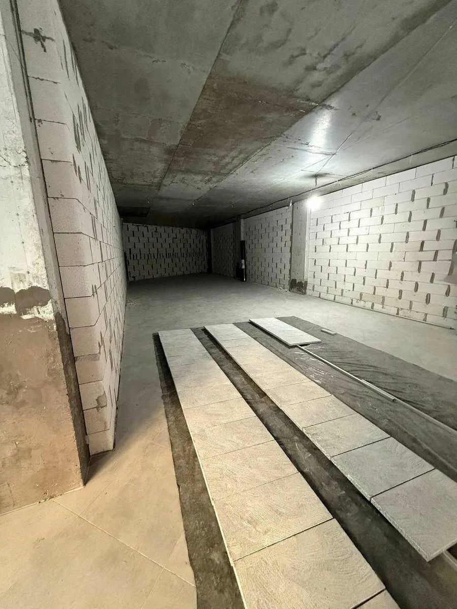 1832268725772286