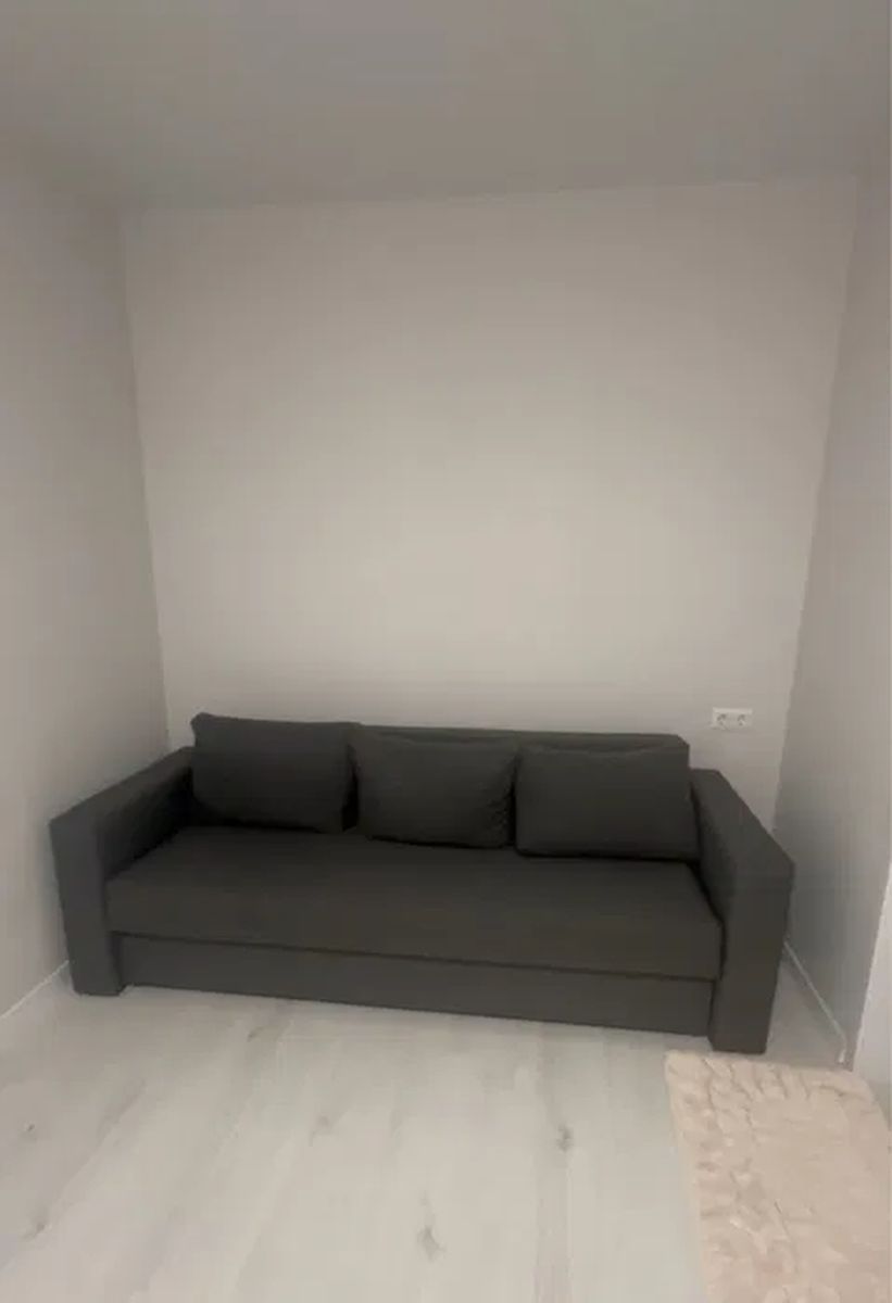 1835268686842287